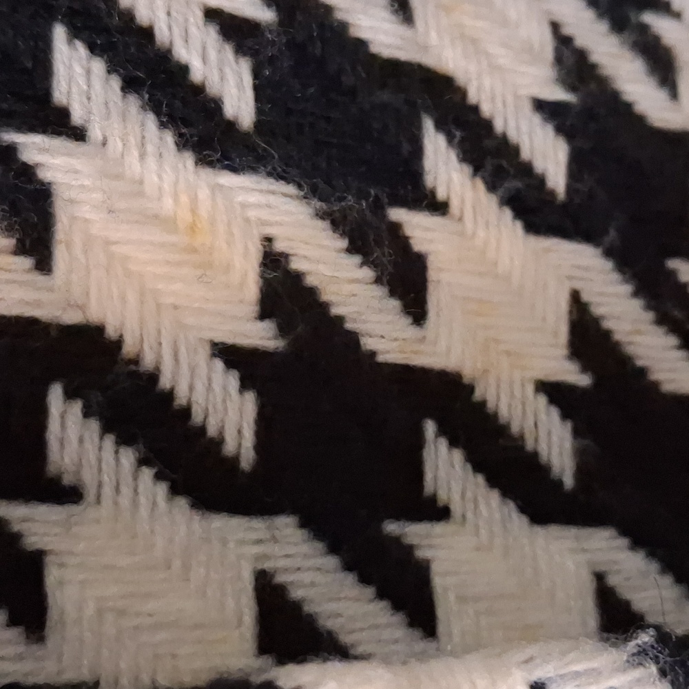 LEVINE Black & White Houndstooth Patterned Coat - Picture 6 of 7